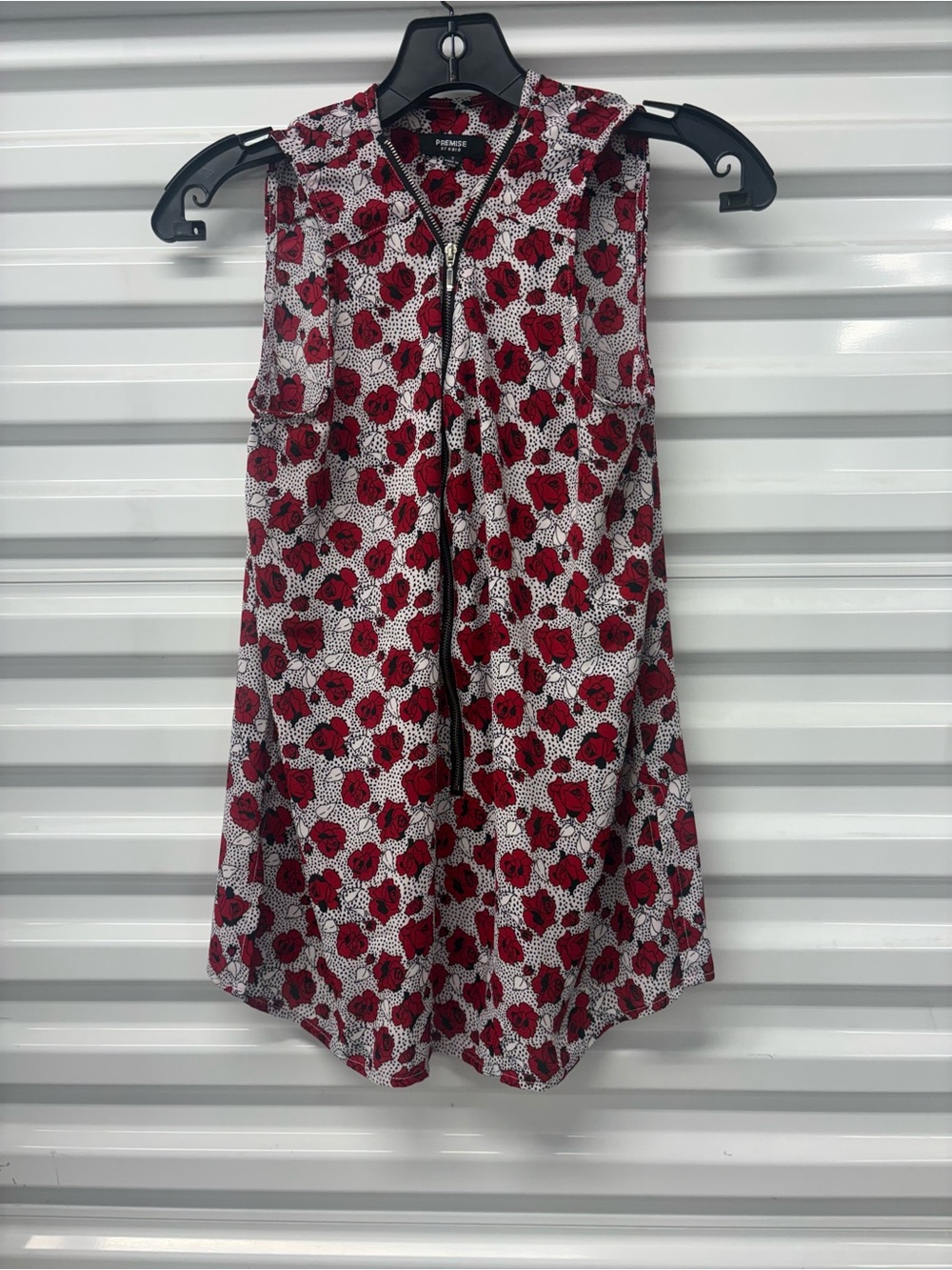 Soft And Stylish Ladies’ Rose Floral Blouse By Premise Size Small